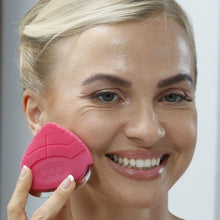 将图片加载到图库查看器,Clean. Massage. Exfoliate. Strawberry 3 in 1 Skin Exfoliating Cleanser